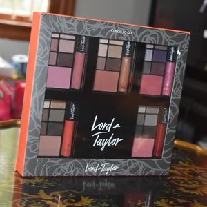 Lord & Taylor Make Up Set / Compact